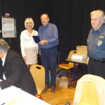 Cadeau à M FROMAGET, président de Voreppe.