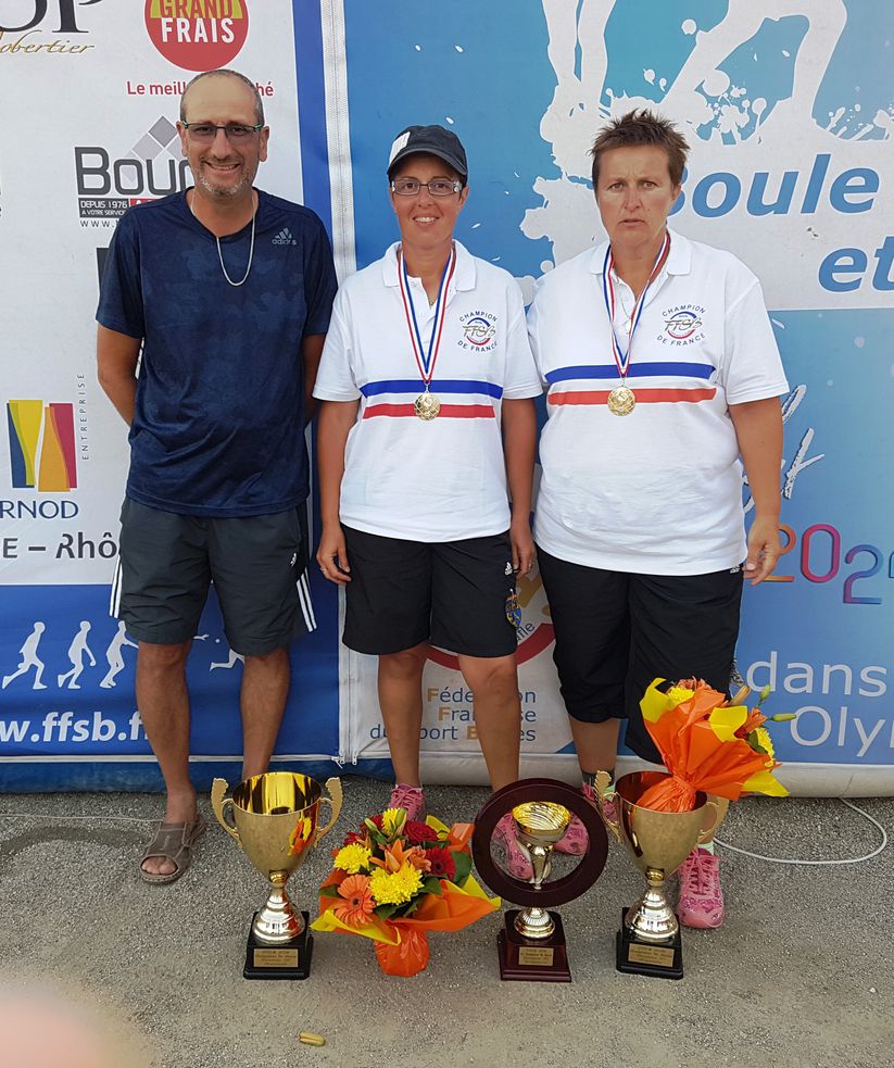 4 titres nationaux à Chalamont en doubles !